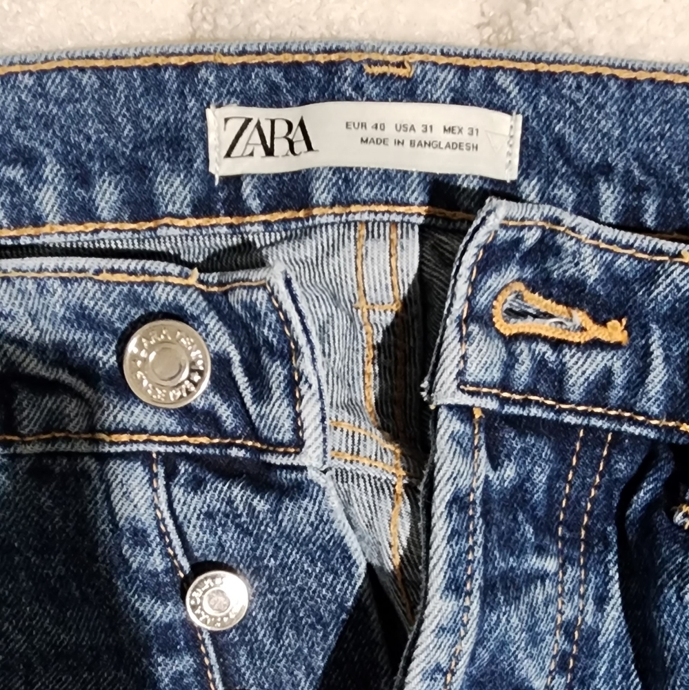 Zara jeans available 31 waist